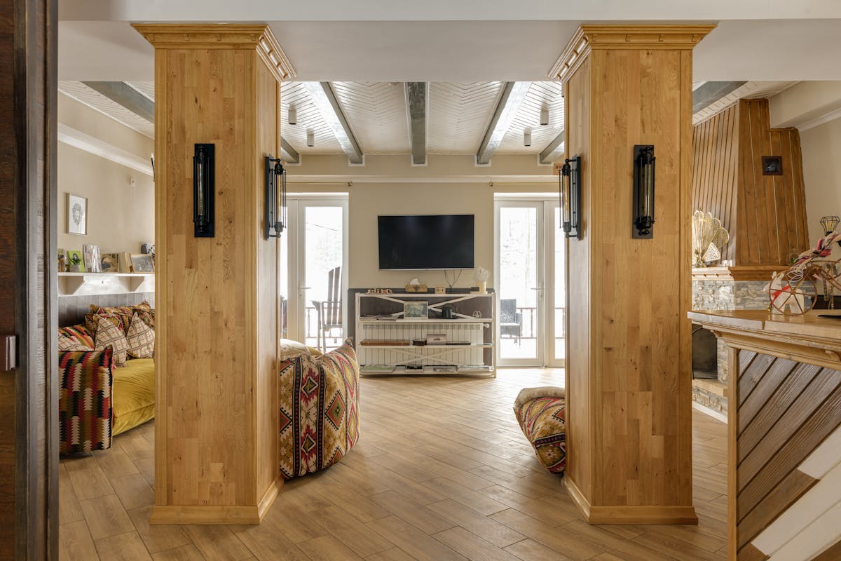 Farmhouse Wohnzimmer Altholz warm rustikal